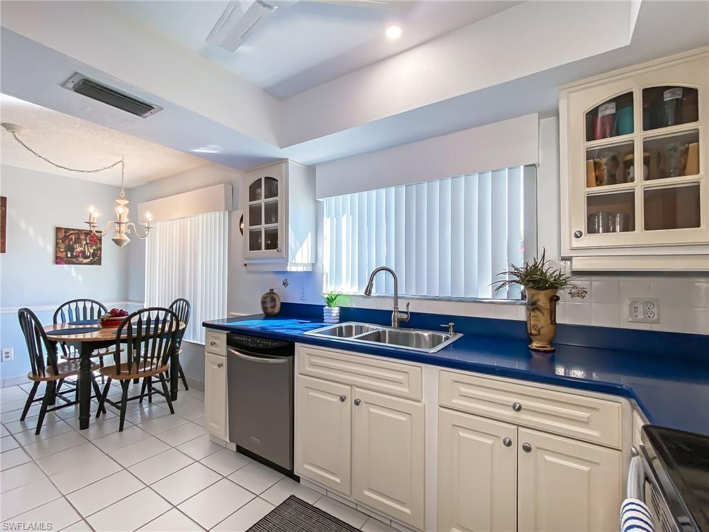 SEVEN LAKES - Residential