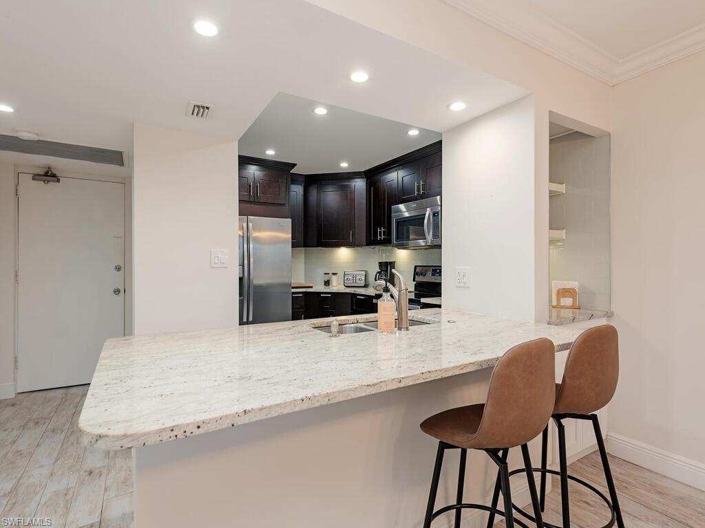 VANDERBILT TOWERS - Residential Lease