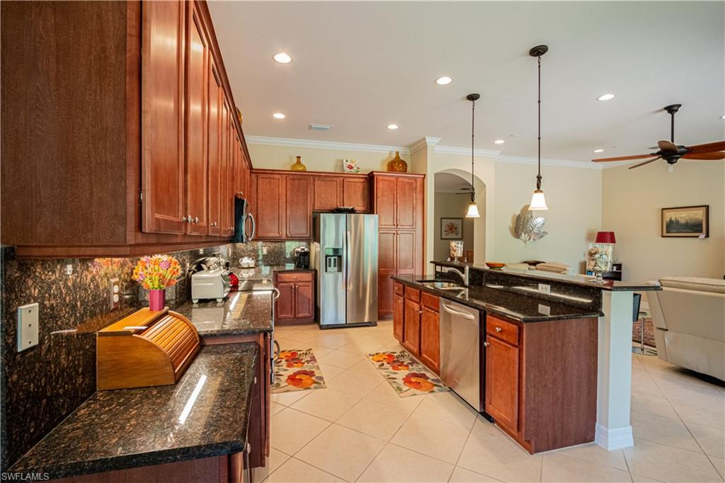 BOTANICA LAKES - Residential