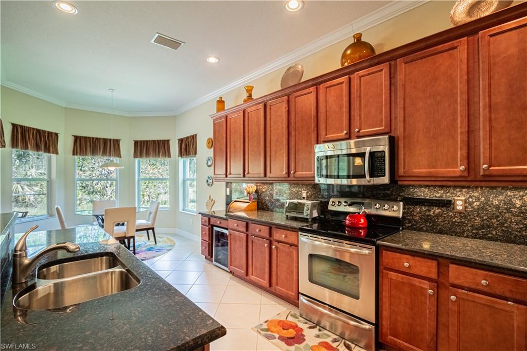 BOTANICA LAKES - Residential