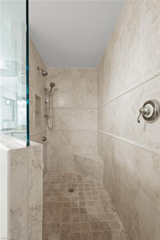 GULF COVE - Residential