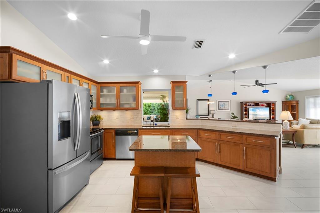 BOCA PALMS - Residential