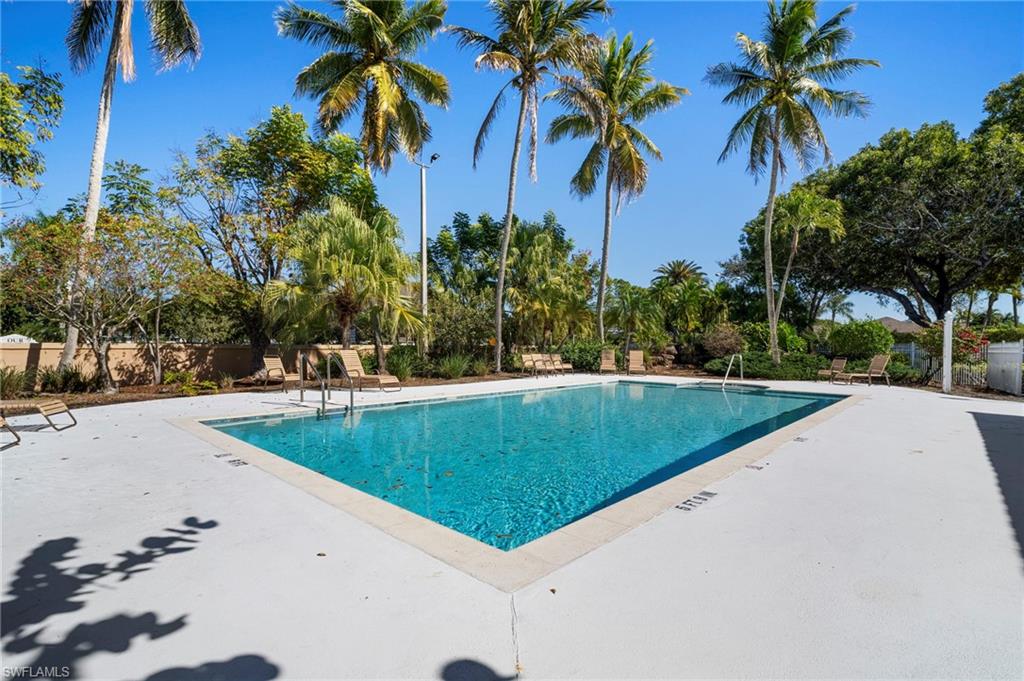 BOCA PALMS - Residential