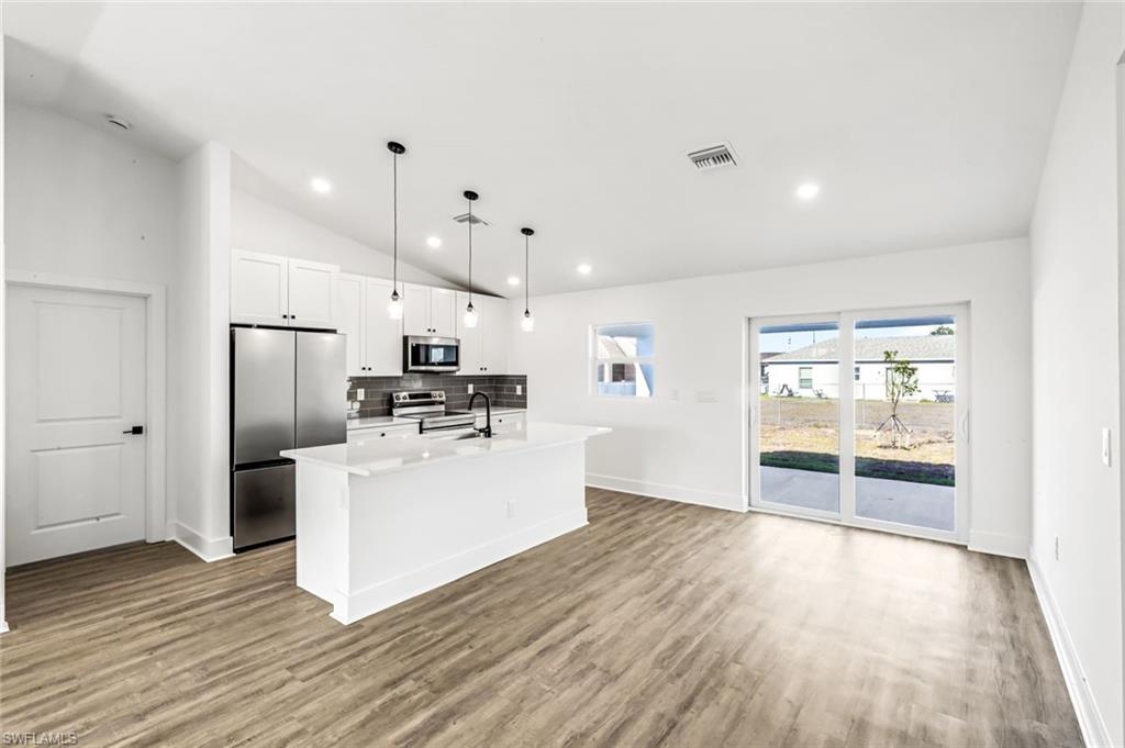 CAPE CORAL - Residential