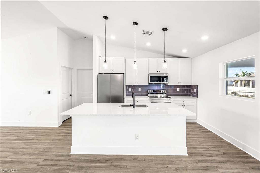 CAPE CORAL - Residential