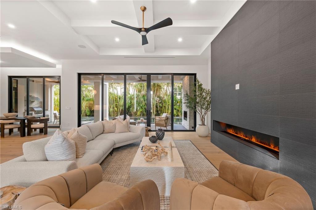 PARK SHORE - Residential