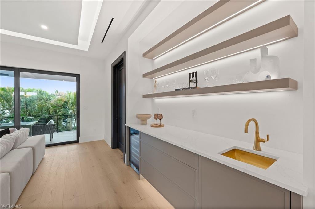 PARK SHORE - Residential