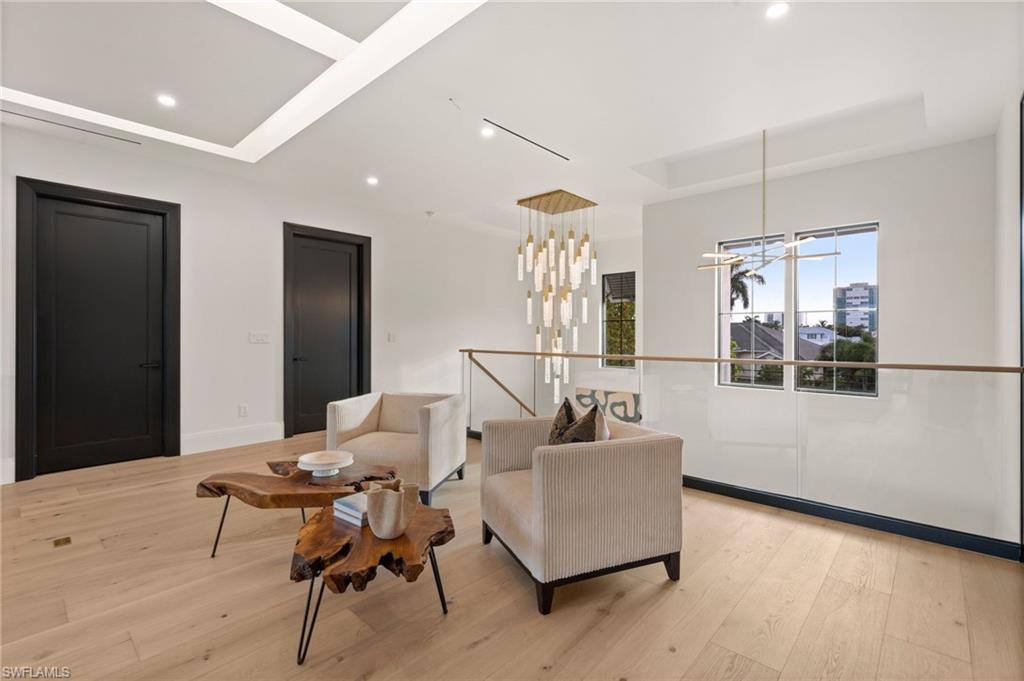 PARK SHORE - Residential