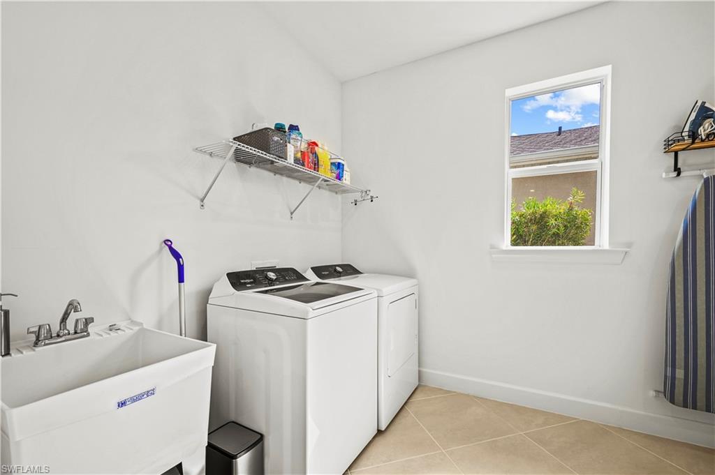 EDGEWATER SHORES - Residential