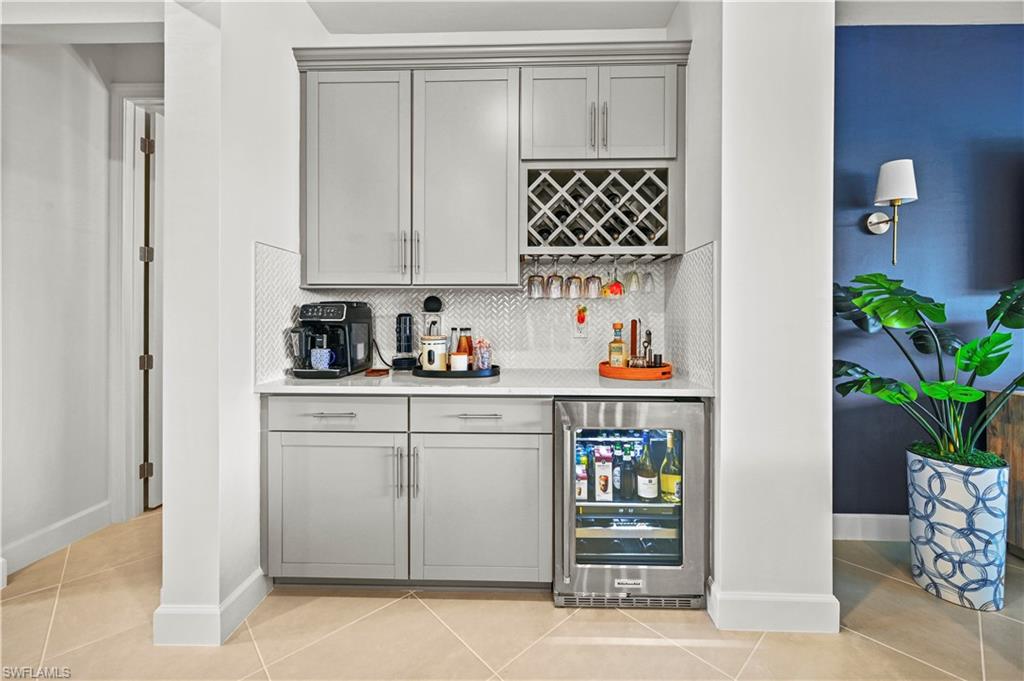 EDGEWATER SHORES - Residential