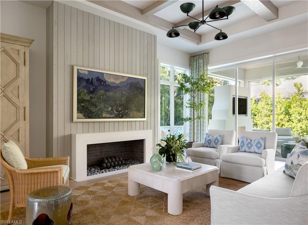 555 Whispering Pine LN