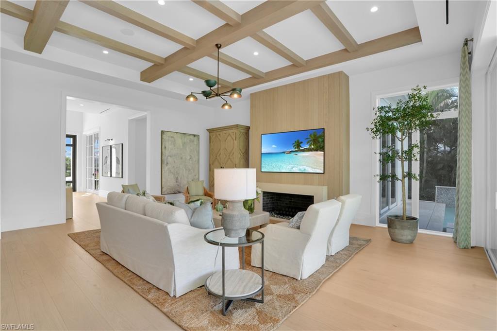 PARK SHORE - Residential