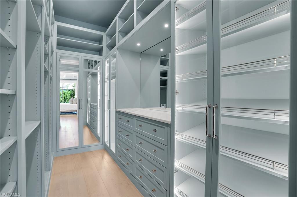 PARK SHORE - Residential