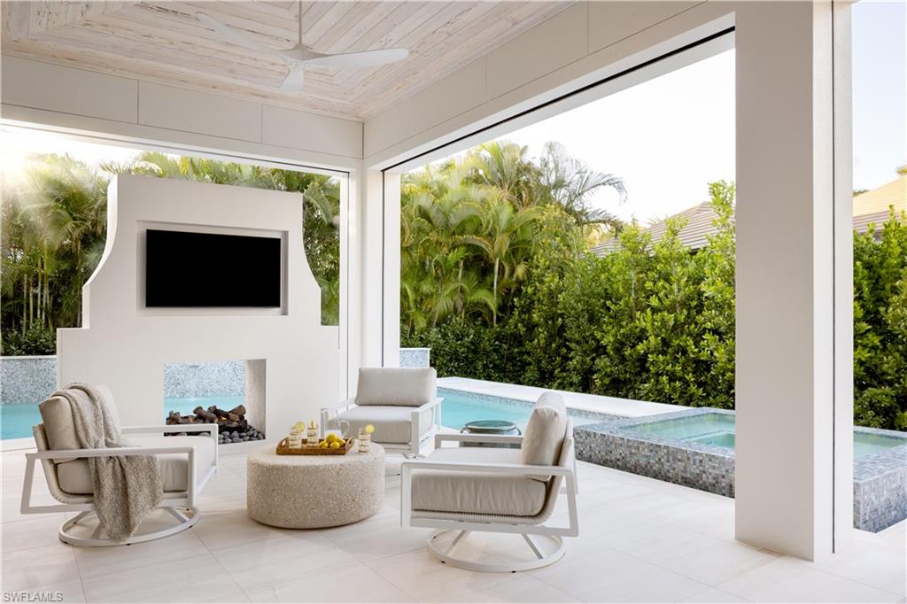 PARK SHORE - Residential