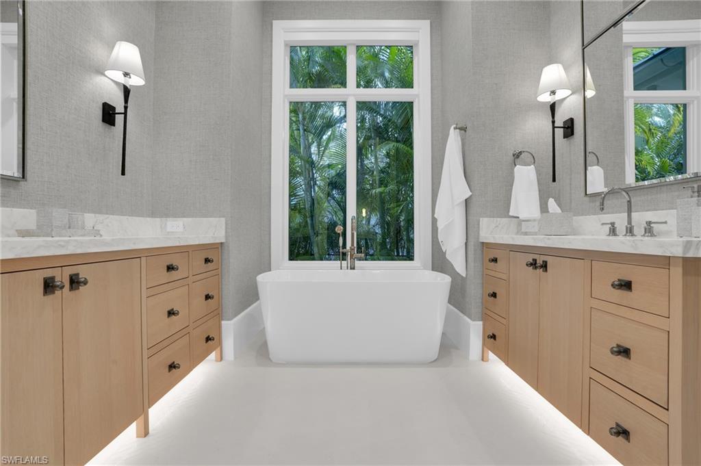 PARK SHORE - Residential