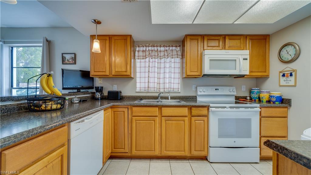 CAPTAINS POINTE CONDO - Residential