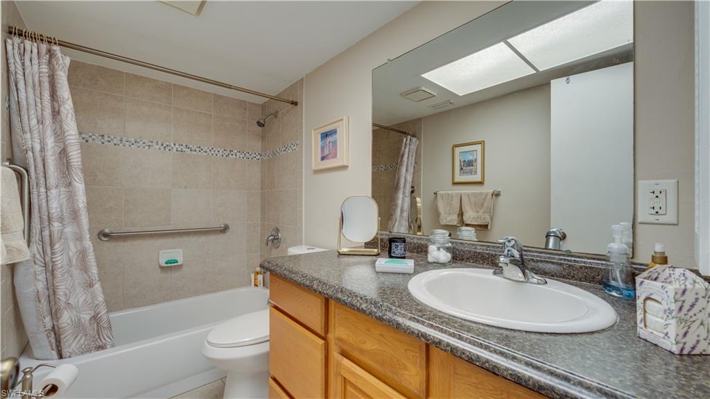 CAPTAINS POINTE CONDO - Residential