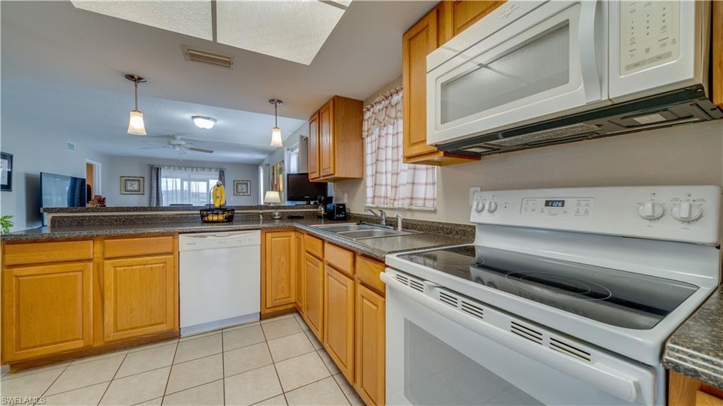 CAPTAINS POINTE CONDO - Residential