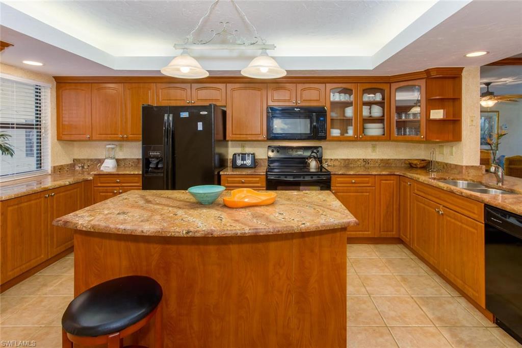 POINTE SANTO DE SANIBEL CONDO - Residential