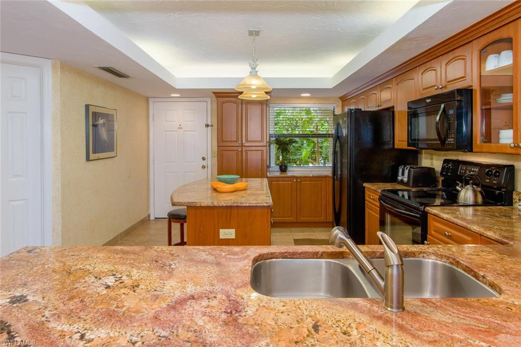 POINTE SANTO DE SANIBEL CONDO - Residential