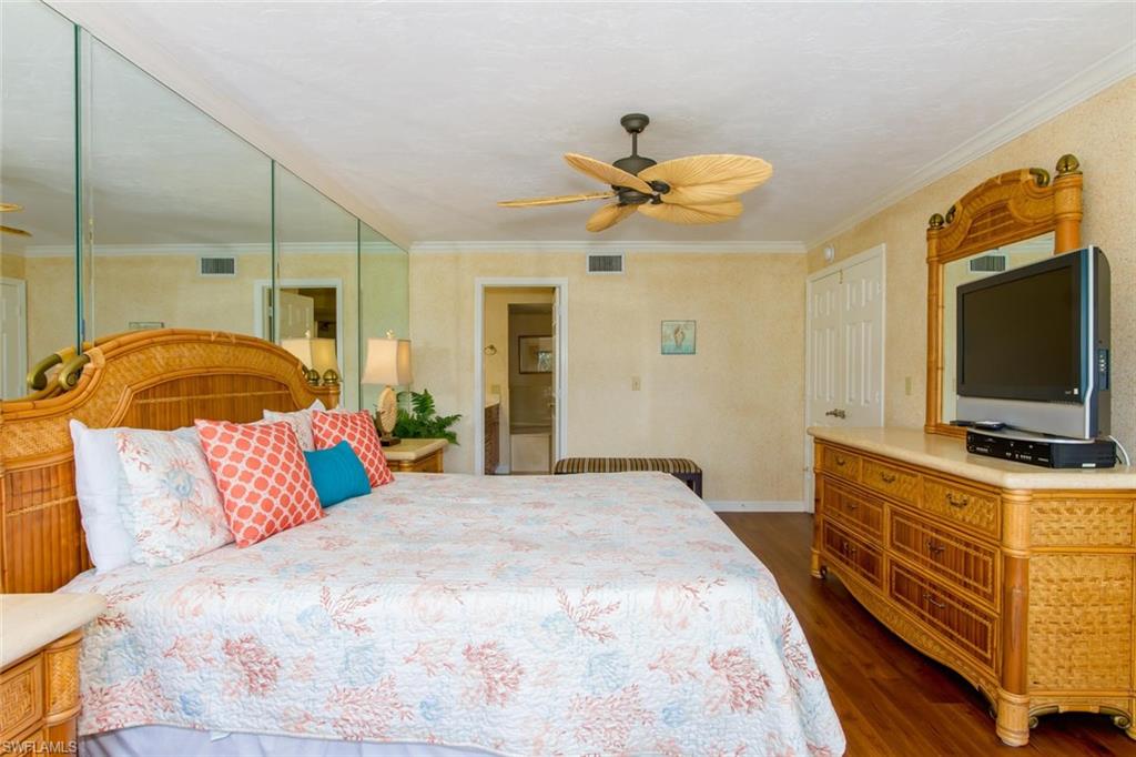 POINTE SANTO DE SANIBEL CONDO - Residential