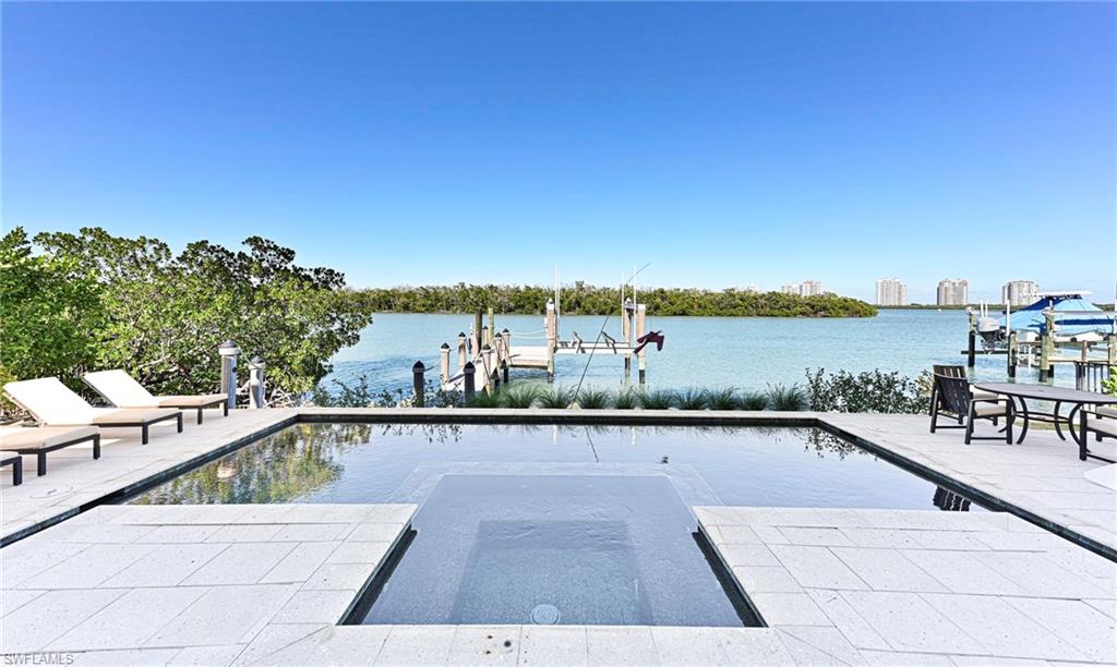 CAROLANDS - Residential