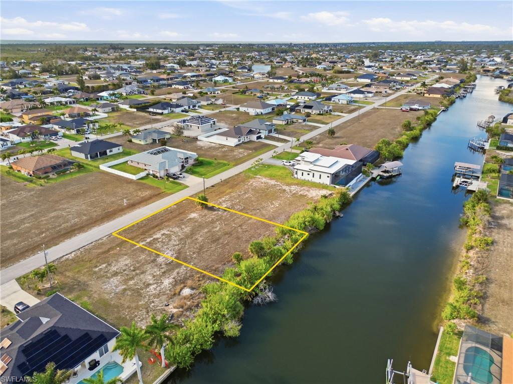 CAPE CORAL - Land