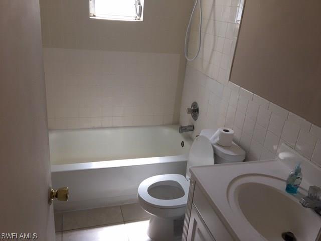 NAPLES MANOR - Residential