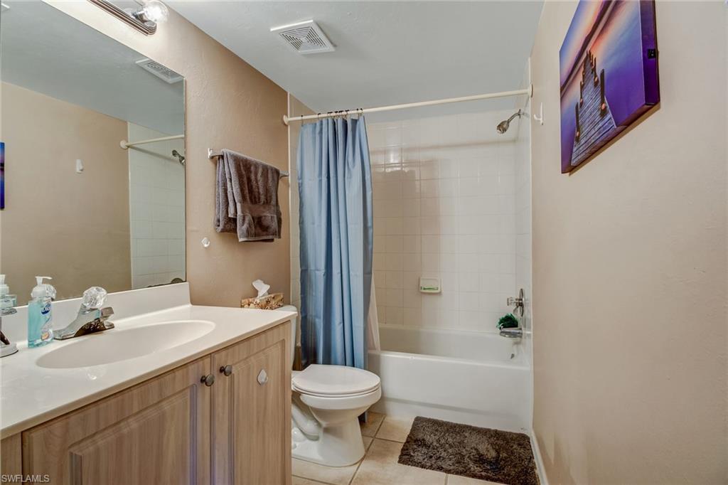 FOUR MILE COVE - Residential