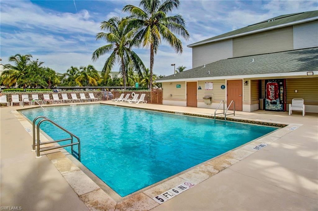 FOUR MILE COVE - Residential