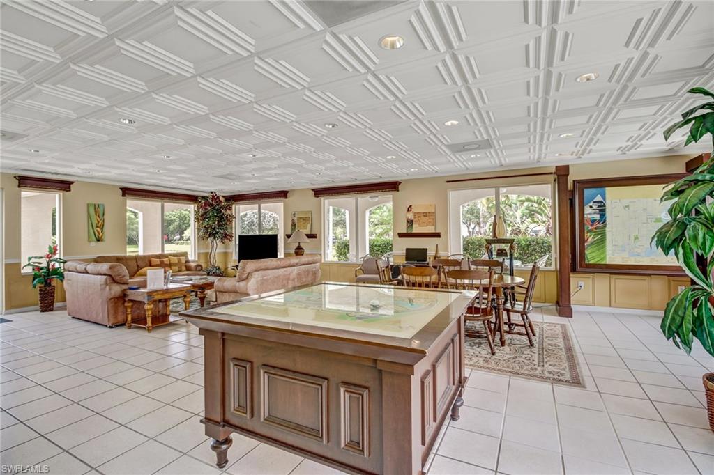 FOUR MILE COVE - Residential