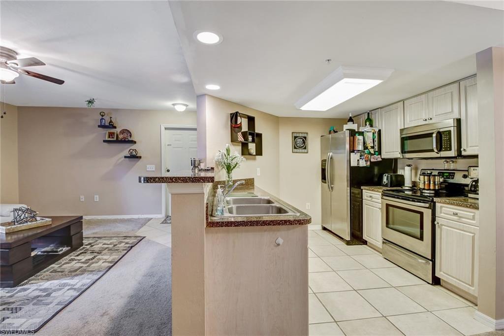 FOUR MILE COVE - Residential