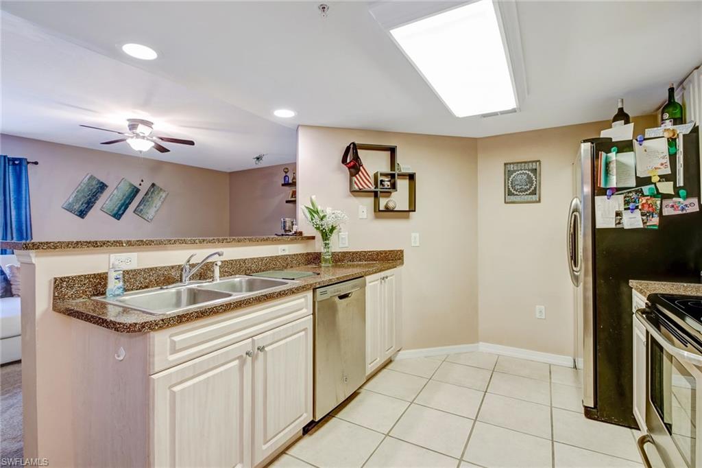 FOUR MILE COVE - Residential