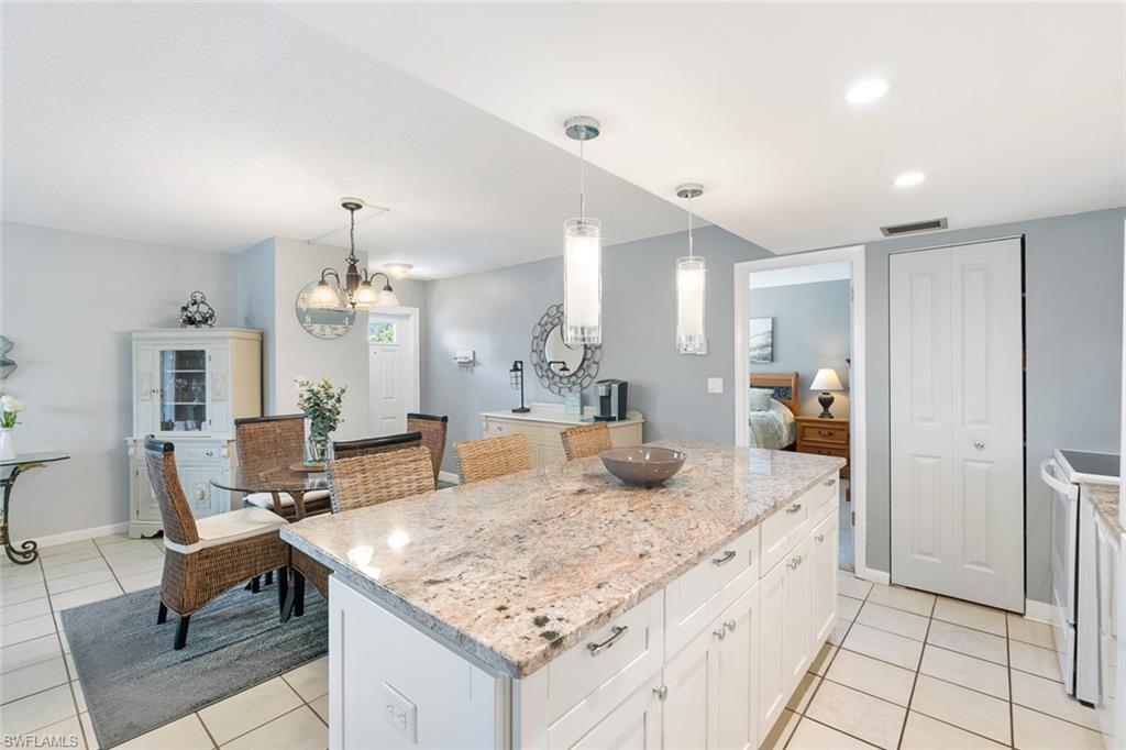 GLADES COUNTRY CLUB - Residential Lease