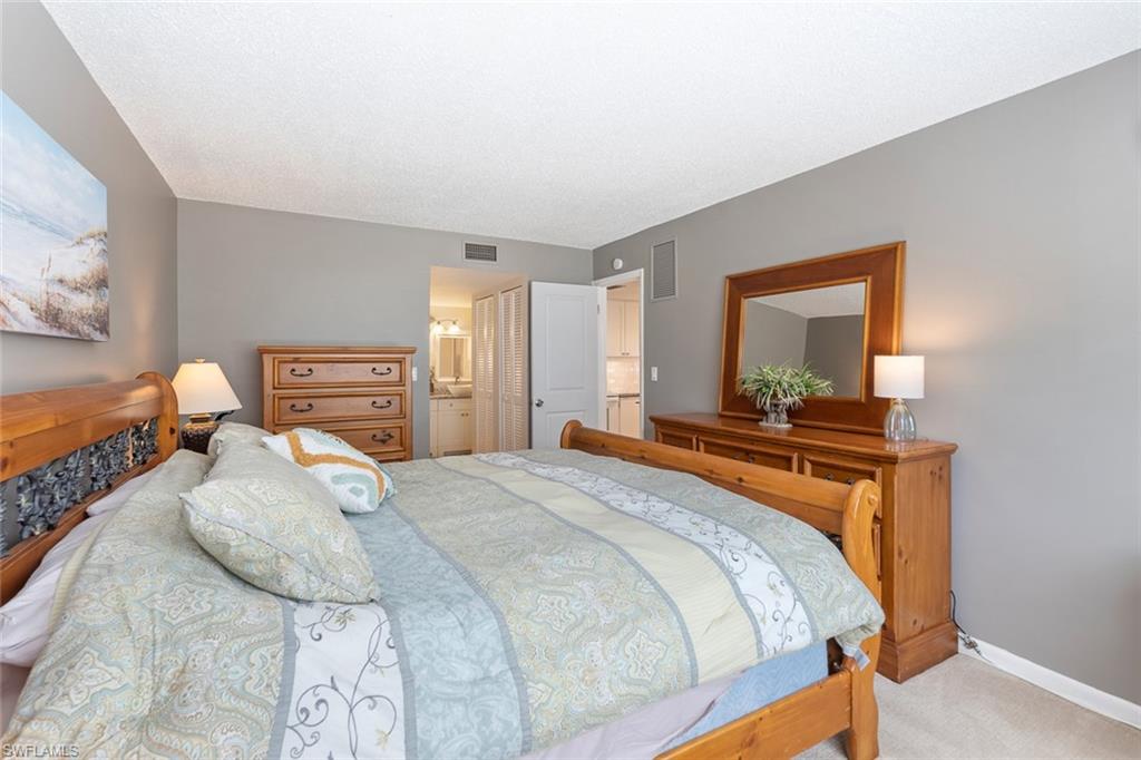 GLADES COUNTRY CLUB - Residential Lease