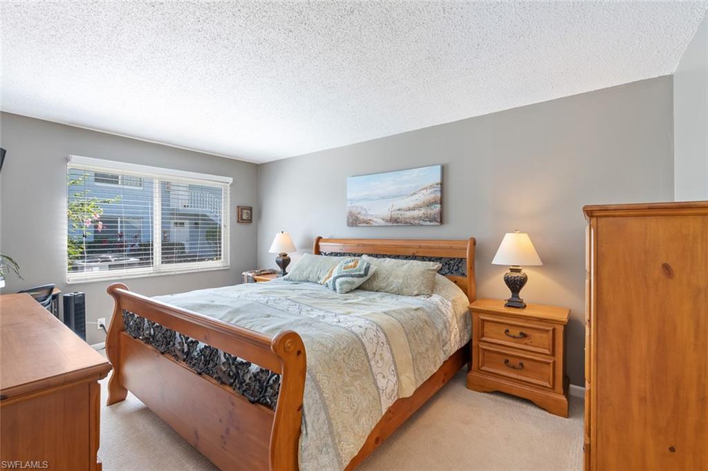 GLADES COUNTRY CLUB - Residential Lease