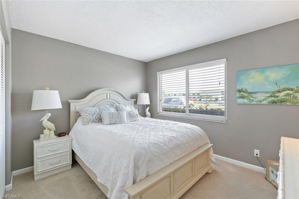 GLADES COUNTRY CLUB - Residential Lease