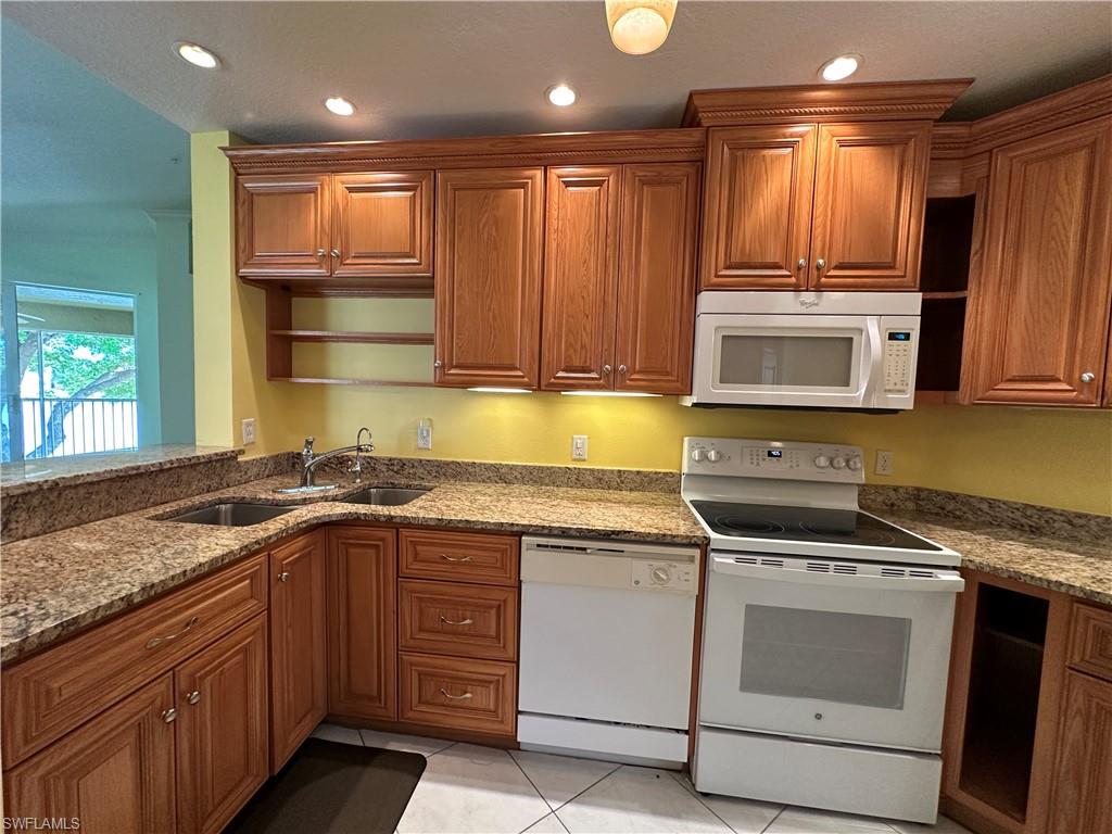 HUNTINGTON LAKES - Residential