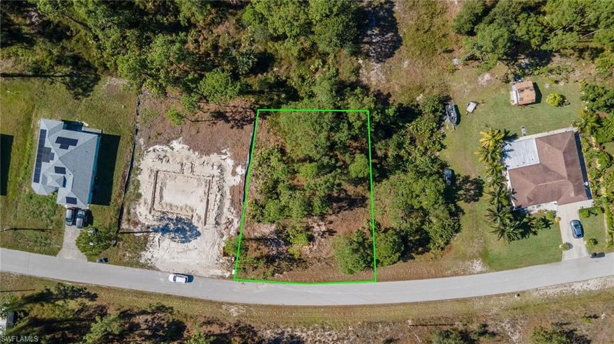 Incredible property, your chance to buy a piece of land in Lehigh Acres! Llámame hoy y inveriete en Lehigh Acres. But land to hold or to buy a home. Make an offer today!