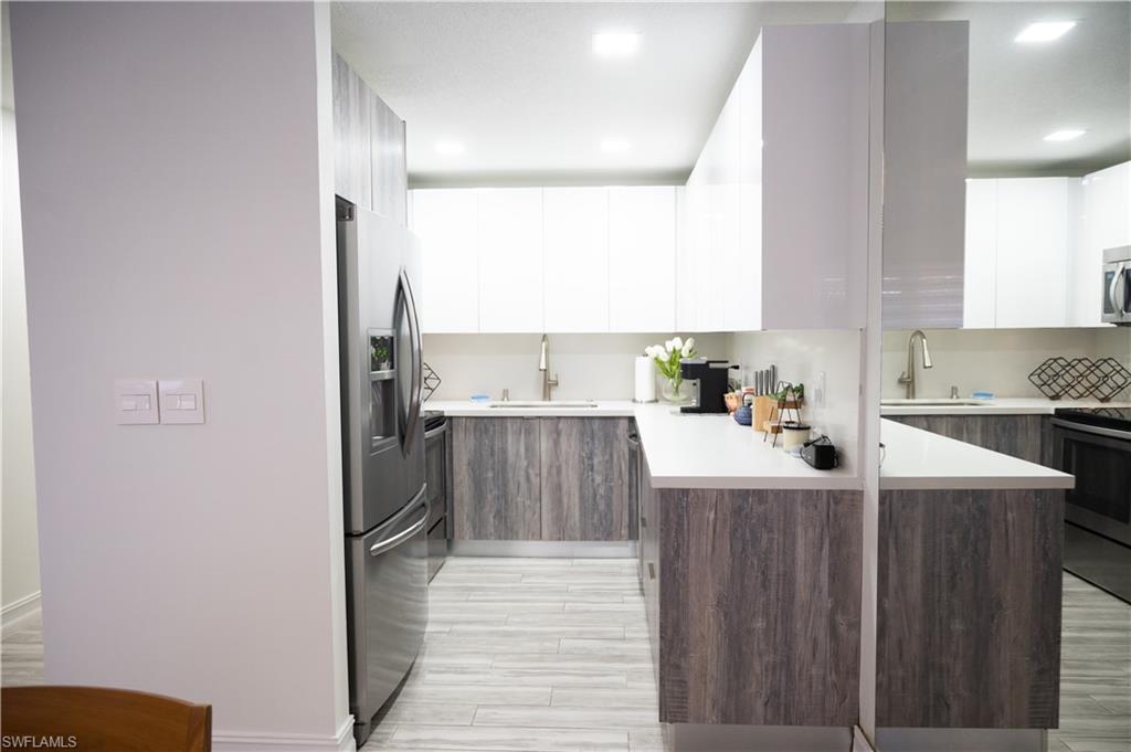 GLADES COUNTRY CLUB - Residential