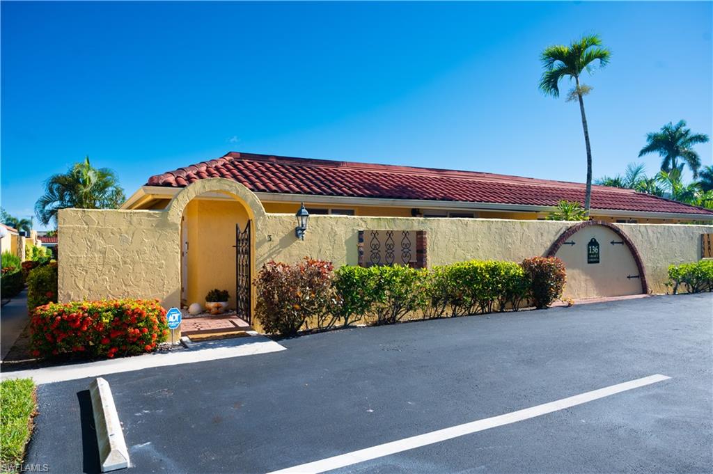 GLADES COUNTRY CLUB - Residential