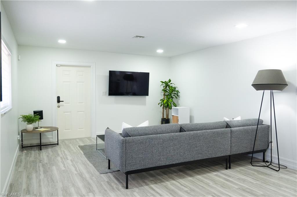 GLADES COUNTRY CLUB - Residential