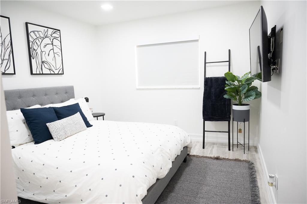 GLADES COUNTRY CLUB - Residential