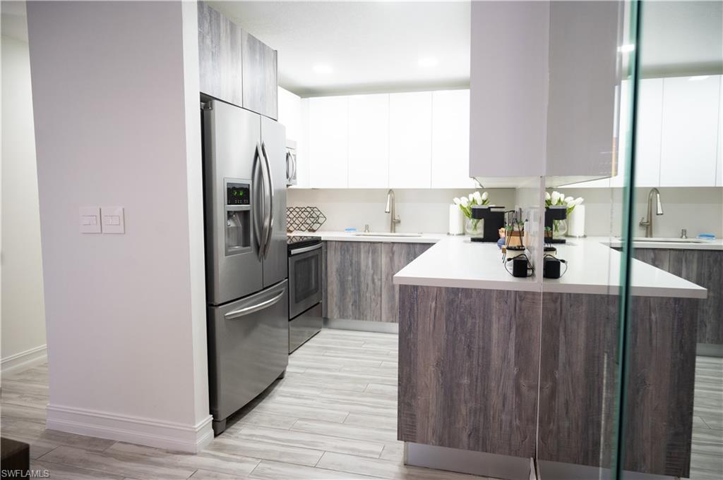 GLADES COUNTRY CLUB - Residential