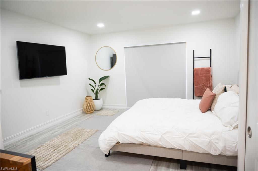 GLADES COUNTRY CLUB - Residential