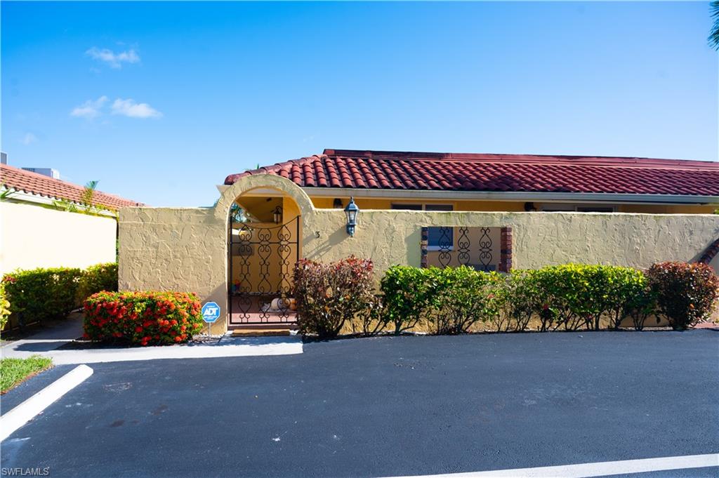 GLADES COUNTRY CLUB - Residential