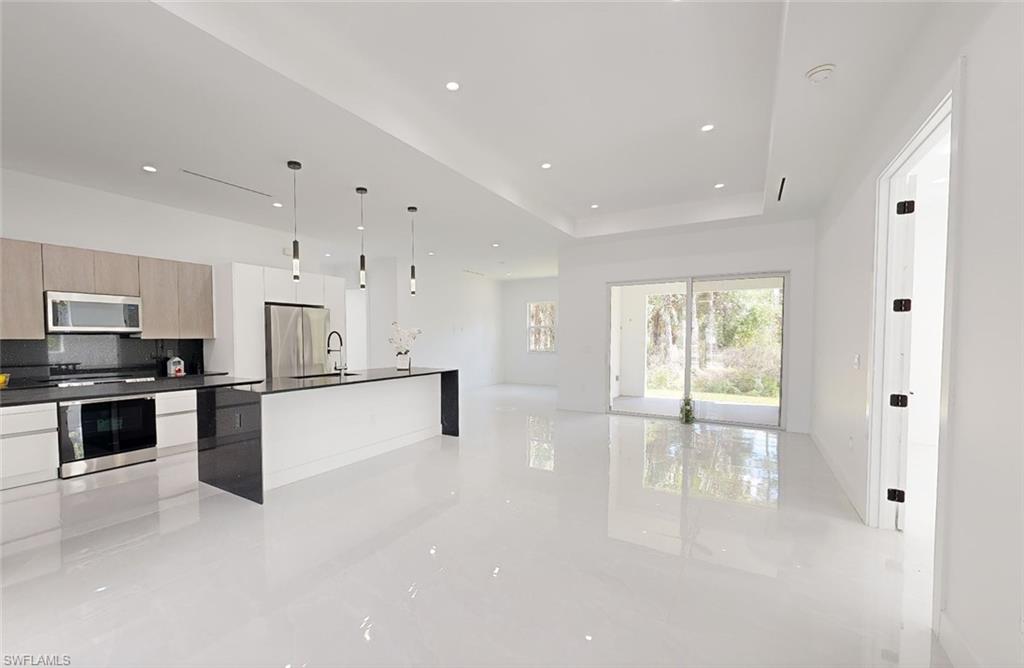 GOLDEN GATE ESTATES - Residential