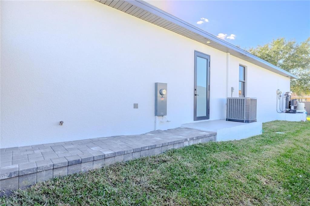 CAPE CORAL - Residential