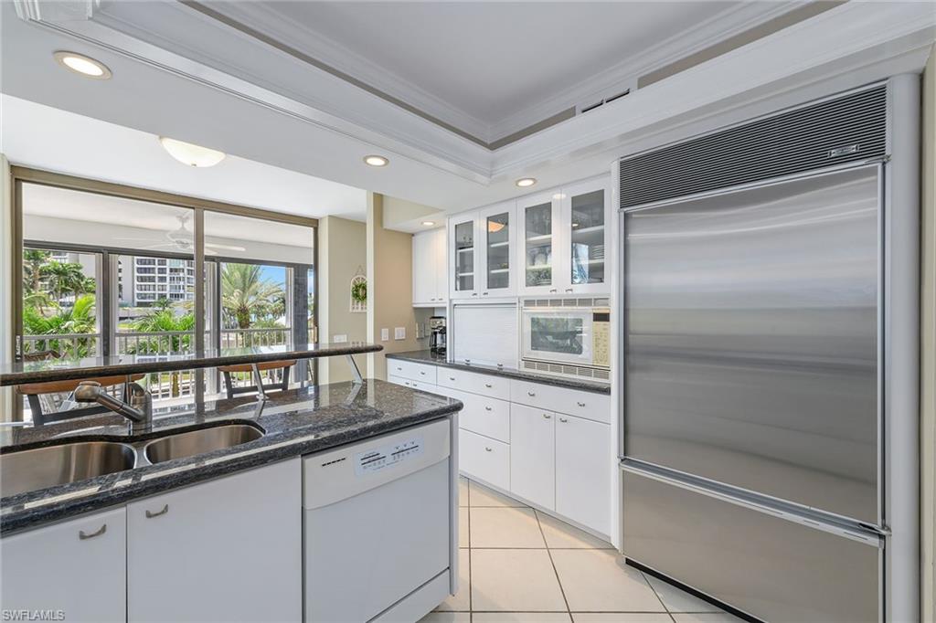 4401 Gulf Shore BLVD N 307