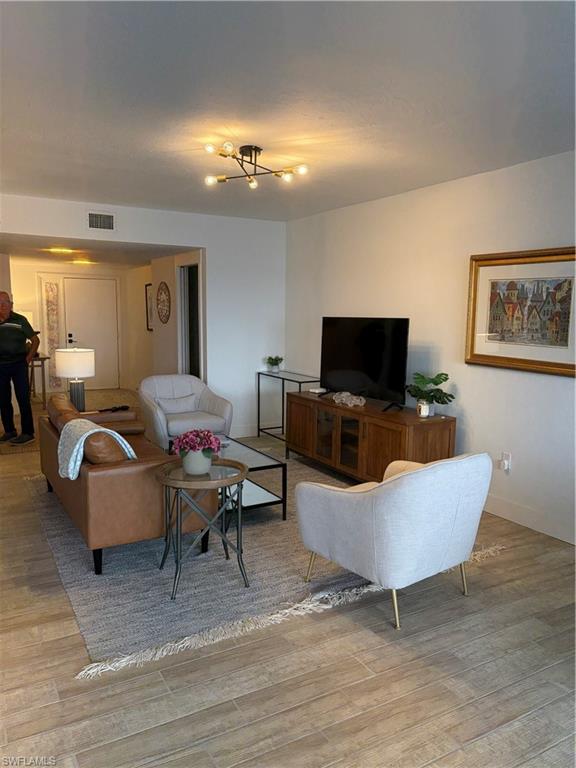 POINTE ROYALE - Residential